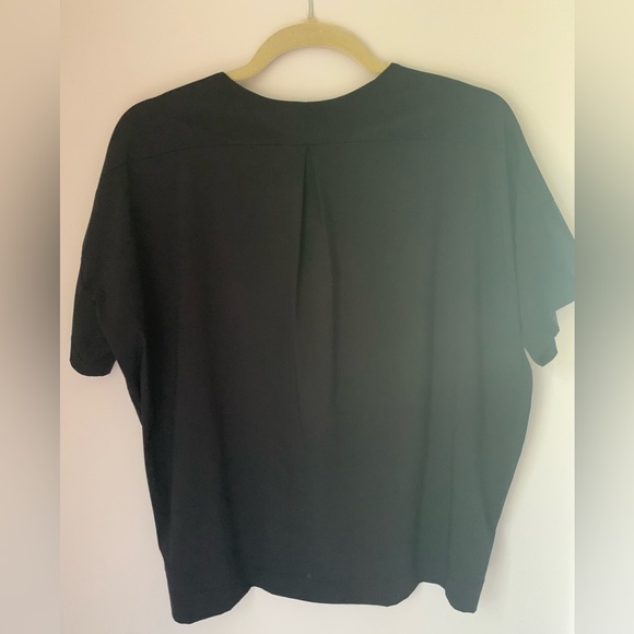 Veronique Miljkovitch short sleeve Top Medium, made in Canada - Picture 3 of 5